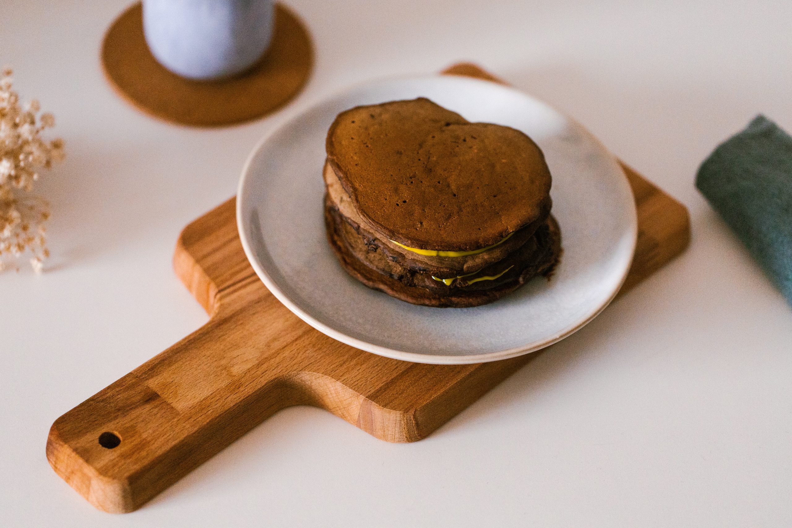 Panquecas de anfarroba e maça